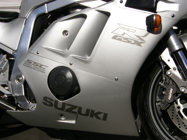 SUZUKI GSX-R400R GK76A